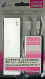 【クリックで詳細表示】DS Lite/DSi/DSi LL用 CYBER・乾電池アダプタ ホワイト[サイバーガジェット]《在庫切れ》