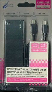 【クリックで詳細表示】DS Lite/DSi/DSi LL用 CYBER・乾電池アダプタ ブラック[サイバーガジェット]《在庫切れ》