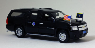 【クリックで詳細表示】LUXURY ダイキャストモデルカー 1/43 シボレー サバーバン SUV 2009 防弾仕様 大統領警護車[LUXURY]《在庫切れ》