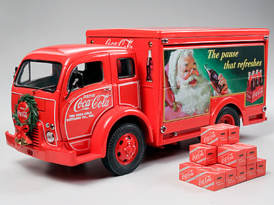 【クリックで詳細表示】ダンバリンミント 完成品 1955年 コカ コーラ クリスマス トラック[タミヤ]《発売済・取り寄せ※暫定》