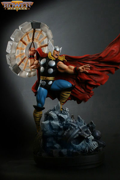 【クリックで詳細表示】マーベル ボウエン・スタチュー ソー(コミック版クラシックアクションバージョン)単品[ボウエンデザインズ]《在庫切れ》Marvel Bowen Statue： Thor (Classic Action Ver.)