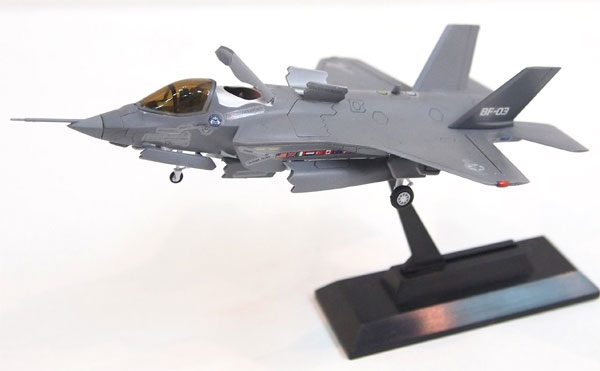 【クリックで詳細表示】塗装済プラモデル スカイウェーブシリーズ 1/144 F-35B ライトニングII プロトタイプ BF-01[ピットロード]《在庫切れ》