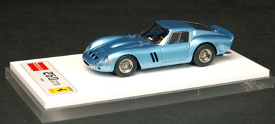 【クリックでお店のこの商品のページへ】ハンドメイド モデルカー 1/43 メタリックライトブルー フェラーリ 250GTO 1962[アイドロン]《在庫切れ》