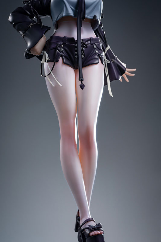 [Bonus] Heichazi is having trouble choosing stockings in a fitting room illustrated by dK.senie 1/6 Complete Figure(Provisional Pre-order)Scale Figure