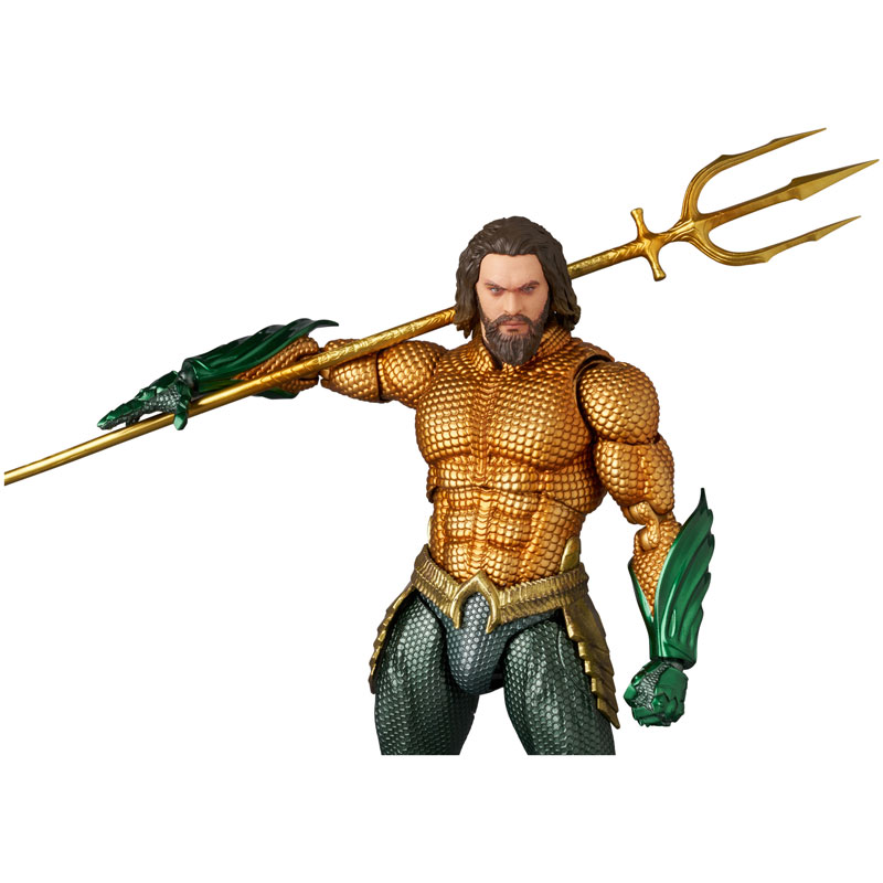 MAFEX No.267 MAFEX AQUAMAN (GOLD & GREEN SUIT) 