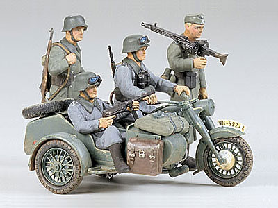 バンダイ模型 BMW R/75 withサイドカー GERMANARMY 1/8スケール ドイツ