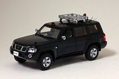 完成品モデルカー 1/43 日産 サファリ GRANROAD LIMITED 2005 警察本部刑事部鑑識課警察犬搬送車両