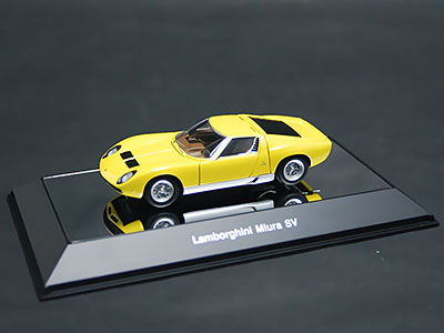 ダイキャストモデルカー シグネチャーシリーズ 1/43 イエロー/シルバー