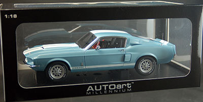 ダイキャスト・モデルカー 1/18 ブルー/ホワイトストライプ シェルビー マスタング GT500 1967[オートアート]《在庫切れ》