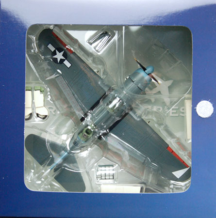 ダイキャスト完成品 1/72 SB2C-4 ヘルダイバー “ホワイト114”[ホビー