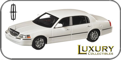 LUXURY レジンモデルカー 1/43 リンカーン タウンカー 2012(バイ