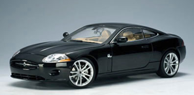 ダイキャストモデルカー 1/18 ジャガー XK クーペ 2006 (ブラック