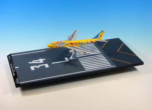 完成品モデル 1/400 747-400D ピカチュウジャンボ フラップダウン