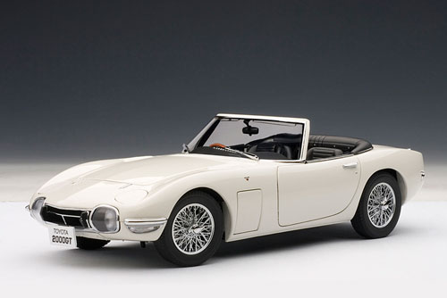 ダイキャスト・モデルカー 1/18 トヨタ 2000GT カブリオレ （ホワイト）[オートアート]《在庫切れ》