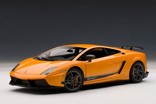 ダイキャスト・モデルカー 1/18 ランボルギーニ ガヤルド LP570