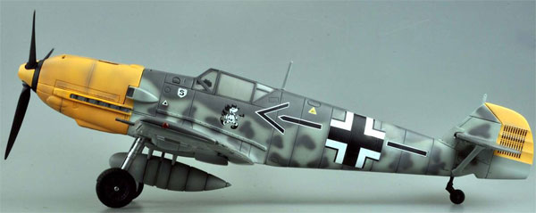 1/18 メッサーシュミット Me109E アドルフ ガーランド 塗装済完成品