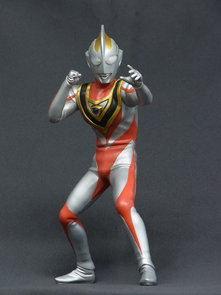 ウルトラマンティガウルトラマンガイア　v2 フィギュア