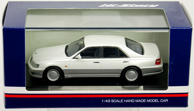 レジン製 1/43 NISSAN CIMA 41LV (1996) ホワイトパール