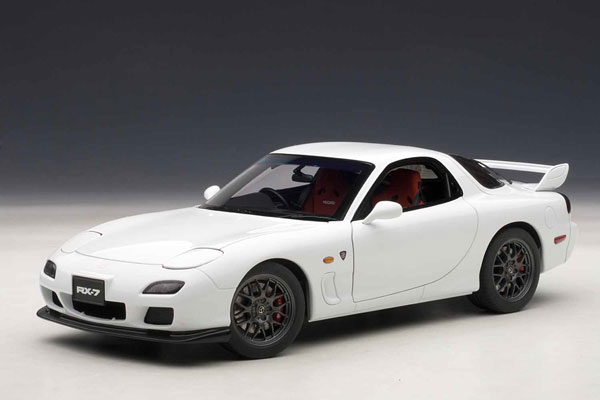 1/18スケール ダイキャスト・モデルカー マツダ RX-7 （FD 