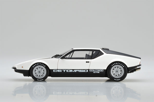 1/43 デ・トマソ パンテーラ GTS 1973 ホワイト＆ブラック[メイク