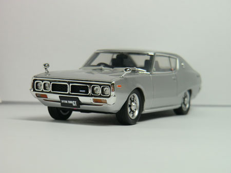 アオシマ DISM 1/43 ケンメリ スカイライン 4ドア ミニカー