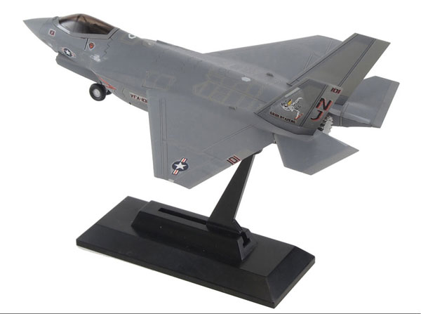 SNP 1/144 アメリカ海軍 F-35C ライトニングII VFA-101 塗装済み
