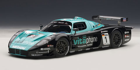 1/18 シグネチャーシリーズ マセラティ MC12 FIA GT1 2010 #1 ※チーム