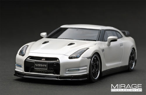 MIRAGE(ミラージュ) 完成品 1/43 ニッサン GT-R SpecV 2011MY ブリリアントホワイトパール[hpi]《在庫切れ》