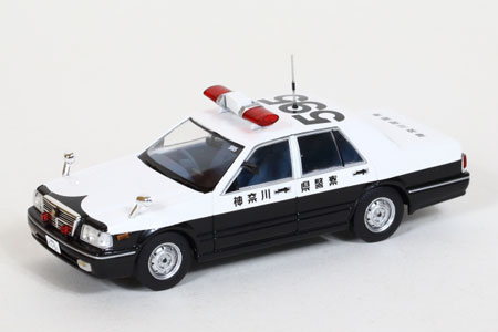 1/43 日産 セドリック (YPY31) 1999 神奈川県警察高速道路交通