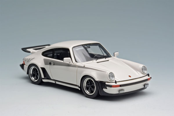 1/43 ポルシェ930 ターボ3.0 1977 with ターボ ストライプ ホワイト