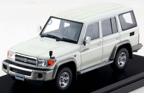 1/43 Toyota LAND CRUISER 70 VAN (2014) ホワイト[ハイストーリー