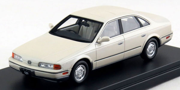 1/43 ハイストーリー　日産　インフィニティ　Q45 ミニカー　ホワイト 1/43 NISSAN INFINITI Q45 セレクションパッケージ (1990