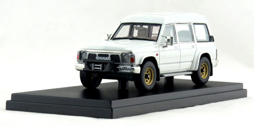 1/43 NISSAN SAFARI エクストラバン・ハイルーフ グランロード (1987