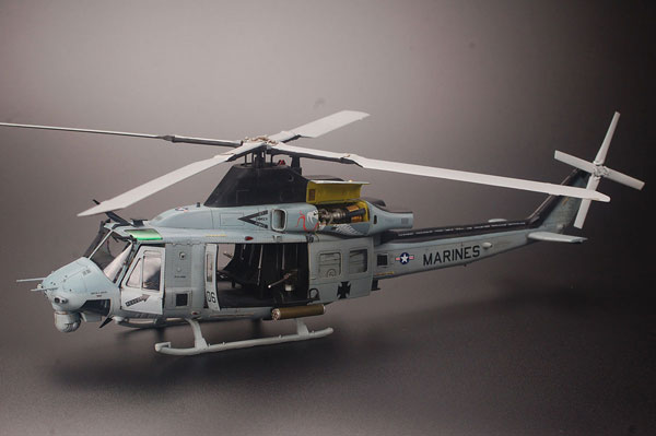 1/48 UH-1Y ヴェノム 米海兵隊汎用ヘリコプター プラモデル[キティ