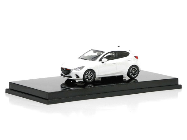 1/64 MAZDA DEMIO (2014) スノーフレイクホワイトパールマイカ