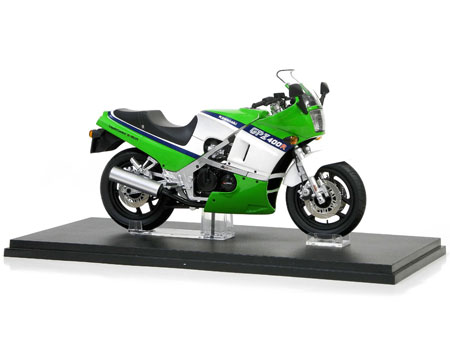 Kawasaki GPZ400R 1/12 プラモデル タミヤ 1/12 オートバイシリーズ カワサキ GPZ400R | タミヤ