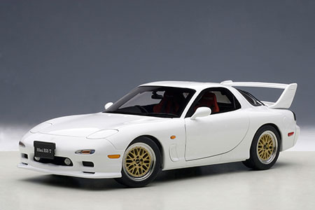 1/18 マツダ アンフィニ RX-7 (FD3S) チューンド・バージョン (ピュアホワイト)[オートアート]《在庫切れ》