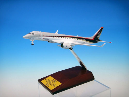 超歓迎 三菱航空機 1/100 MRJ初号機 MRJ90 1/200ダイキャストモデル