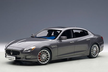1/18 ダイキャスト・モデルカー(シグネチャーシリーズ) マセラティ クアトロポルテ GT S(グレー)[オートアート]【送料無料】《在庫切れ》