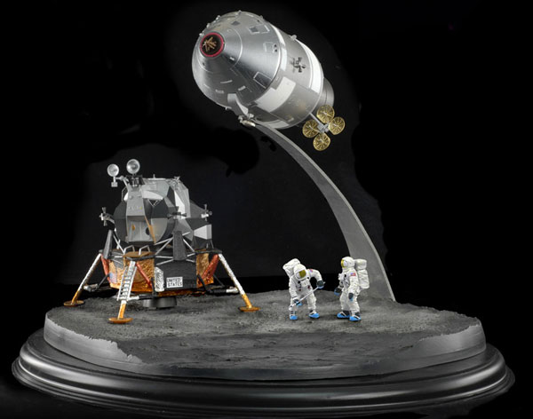 1/72 NASA アポロ11号 CSM(司令船/機械船)＆月着陸船 w/月面ベース 