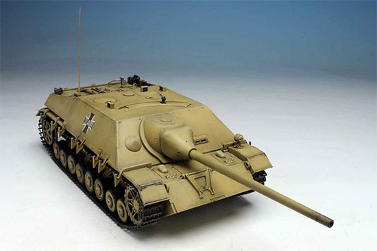 1/35 Ⅳ号駆逐戦車/70(V)ラング 黒森峰仕様 塗装済み完成品