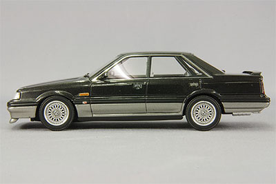 1/43 日産 スカイライン 4ドアハードトップ GTパサージュ
