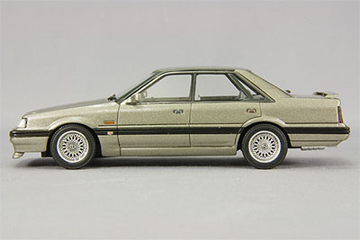 1/43 日産 スカイライン 4ドアハードトップ GTパサージュ ツインカム24Vターボ 1987年 BBSホイール仕様 グレイッシュブラウン[CAM＠]《在庫切れ》