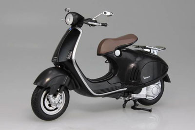 1/12 完成品バイク VESPA 946(ブラック) 宮沢模型流通限定