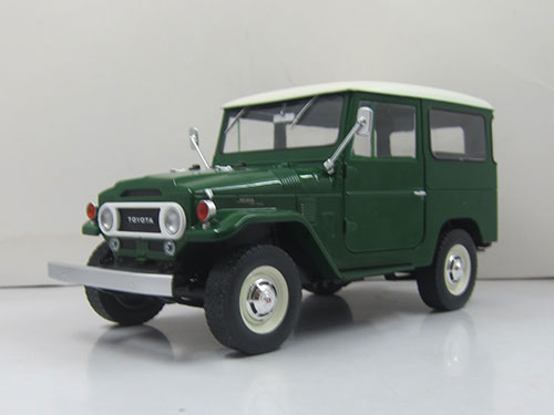 1/18 1967 Toyota Land Cruiser Diecast model with opening
