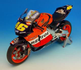 1/12 HONDA RC211V 2003 V. Rossi (REPSOL) 日本GP仕様[イクソ