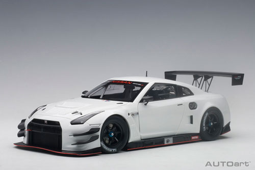 1/18 日産 GT-R NISMO GT3 (ホワイト)[オートアート]【送料無料