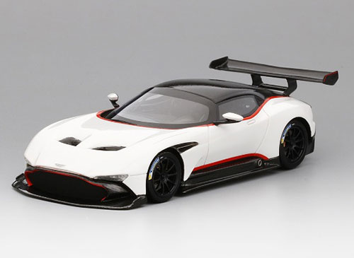 1/43 アストン マーティン ヴァルカン 2015 ホワイト/レッドストライプ