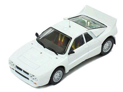1/43 ランチア 037 RALLY EVO 1985 ラリースペック ホワイト (タイヤ2セット付)[イクソモデル]《在庫切れ》