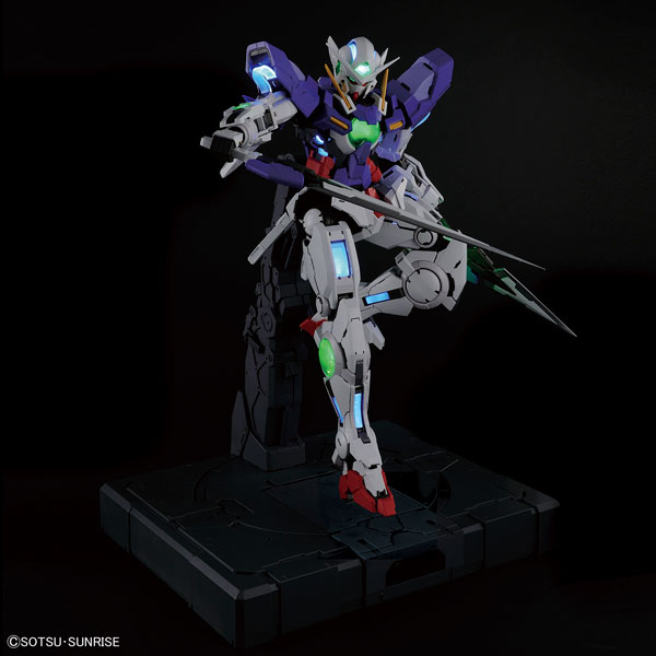 PG 1/60 ガンダムエクシア (LIGHTING MODEL) プラモデル[バンダイ 